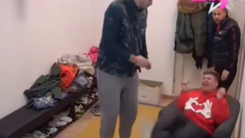 UZNEMIRUJUĆI SNIMAK UROŠA STANIĆA Zadrugar doživeo napad panike, valjao se po podu, a njegovi urlici odzvanjali Elitom