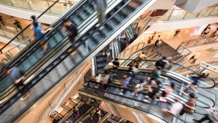 DRAMA U BEOGRADSKOM TRŽNOM CENTRU! Petomesečna beba pala sa pokretnih stepenica