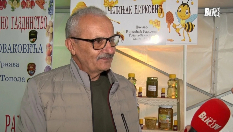Radomir iz Topole je trgovac po profesiji, ali zaljubljenik u pčelarstvo