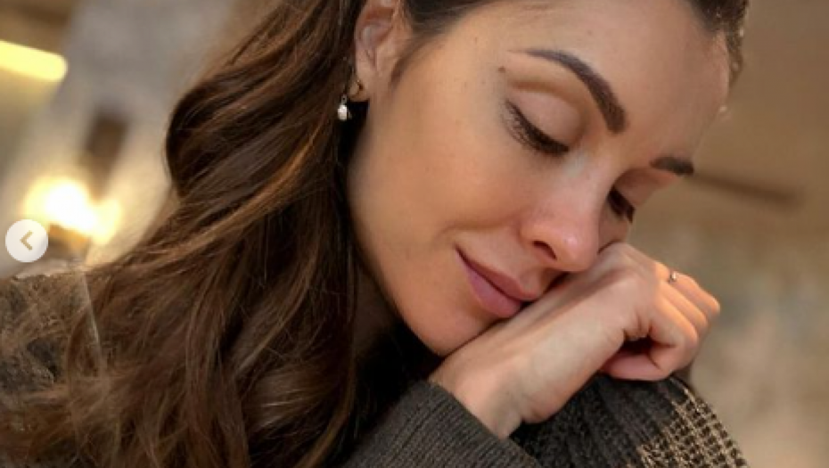 DRAGANA MIĆALOVIĆ GRCA U SUZAMA! Javno otkrila strogo čuvanu tajnu: Moja prva velika životna odluka!