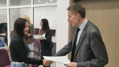 DRŽAVA IZDVOJILA ZNAČAJNA SREDSTVA Martinović: Ulaganje u mlade najveća investicija u budućnost (FOTO)