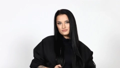 BARBARA BOBAK PREKINULA NASTUP! Poleteli predmeti ka bini, pevačica se hitno obratila publici!