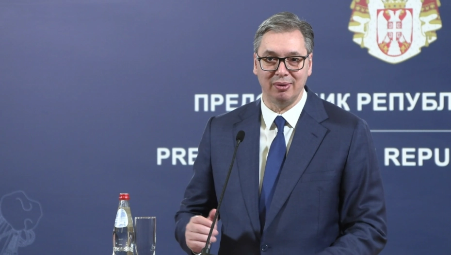 VOZNIJAK DOBIJA SRPSKI PASOŠ Vučić otkrio: On i njegova žena postaju građani Srbije!