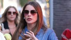 "UZROKUJE MI STALNU TESKOBU I EMOCIONALNI STRES" Sofiji Vergari život ugrožen, progonitelj je ne ostavlja na miru