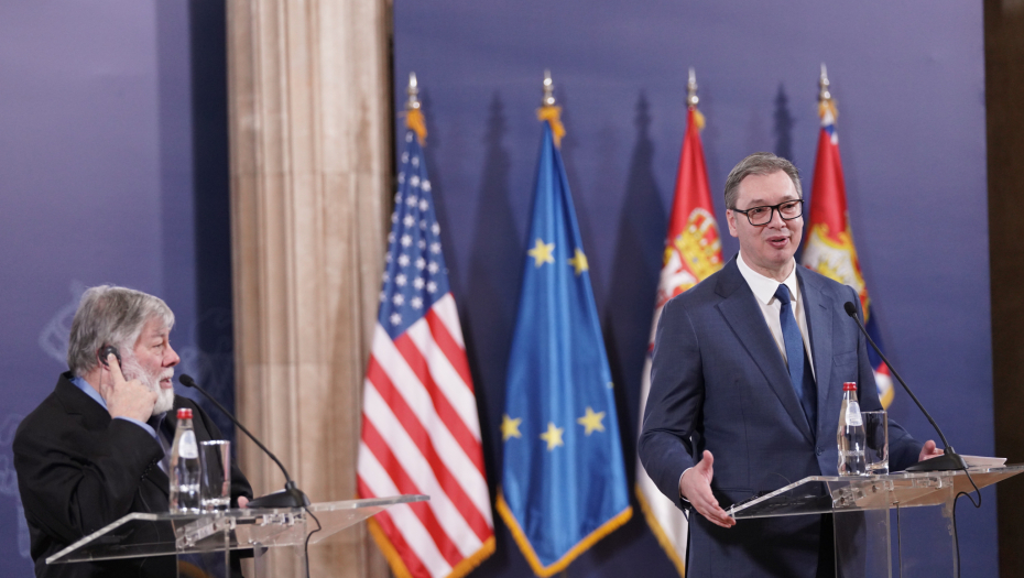 SUSRET VUČIĆA I VOZNIJAKA POSTAO SVETSKA VEST! Jedan detalj strani mediji posebno ističu