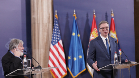 SUSRET VUČIĆA I VOZNIJAKA POSTAO SVETSKA VEST! Jedan detalj strani mediji posebno ističu