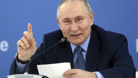 "SANKCIJE ZAPADA NISU USPELE DA OSLABE EKONOMIJU RUSIJE" Putin poručio da je ruski BDP veći za 3,5 odsto