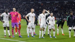PUKLA BRUKA BAJERNA Frankfurt "natrpao" mrežu Bavaraca, pet golova Ajntrahta za sat vremena igre