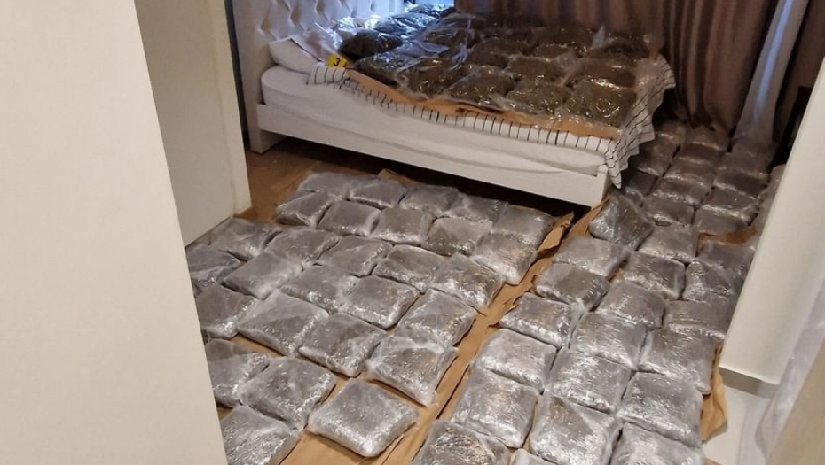 POLICIJA UPALA U BEOGRADSKU NARKO-JAZBINU Gledajte samo šta su sve našli, ne može da se prođe od paketa