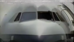 NA AVIONU PUKLO STAKLO, PILOT ISISAN KROZ PROZOR Jeziva scena desila se na 5.000 metara visine, i to zbog ove greške