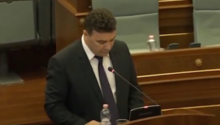 OGLASIO SE BRAT UHAPŠENOG ŠALJE "Mogao bi da bude izručen Hagu zbog ometanja pravde"