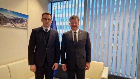 Počeo sastanak Lajčaka sa delegacijom Beograda