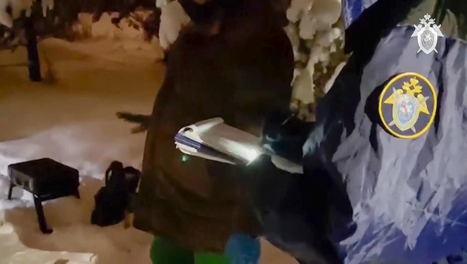 VOJNI OBAVEŠTAJAC OBJAVIO SNIMAK UBISTVA ILIJE Na drvetu ostavio jezivu poruku, ceo dan im je bio ispred nosa (VIDEO)