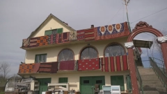 LAVOVI NA OGRADI ODLAZE U ISTORIJU Kolekcionar iz Rače postavlja nove trendove (FOTO)
