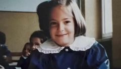 DA LI PREPOZNAJETE PRESLATKU DEVOJČICU? Ona je danas jedna od najatraktivnijih pevačica sa estrade, malo ko zna da je živela u Rimu