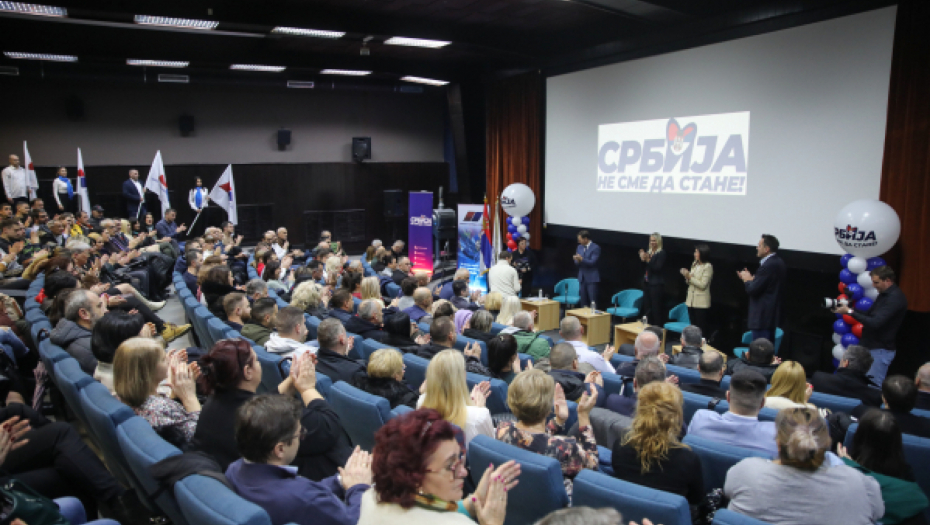 NE SMEMO DA DOZVOLIMO POVRATAK U PROŠLOST Željko Rebrača i Irena Vujović poručili da je ovo prelomni trenutak