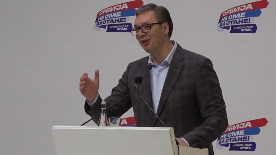 "HOĆU DA IMATE NAJBOLJE USLOVE, NEĆU DA SE SEBE STIDIM" Prepuna dvorana u Novom Pazaru skup liste "Aleksandar Vučić - Srbija ne sme da stane" (VIDEO)