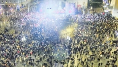 Na skupu "Srbija protiv nasilja" govorio čovek koji je javno pretio silovanjem