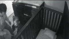 SNIMAK KOJI ĆE VAS NASMEJATI DO SUZA Deka krenuo da uspavljuje unuku, pa doživeo neviđeni blam (VIDEO)