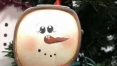 ULEPŠAJTE JELKU POSEBNIM UKRASOM Pravi se lako uz stari predmet koji svi imaju kod kuće, slatko i kreativno!