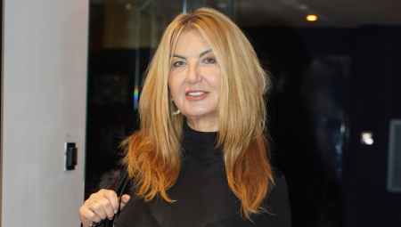 SKINULA SE VESNA DEDIĆ (56) Pohvalila se prirodnim zanosnim oblinama