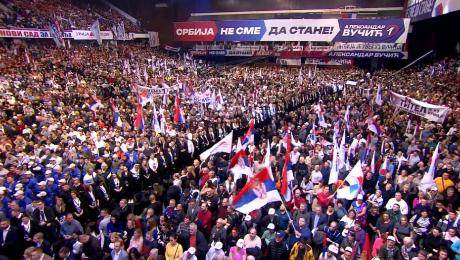 VELIKI BROJ GRAĐANA OSTAO ISPRED SPENSA! Unutra ni igla da stane, masovna podrška građana (FOTO/VIDEO)