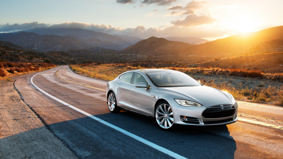 NIJE AUTO ZA SVAKOGA Tesla povlači više od dva miliona vozila greške na autopilotu