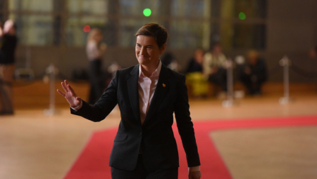 SRDAČAN SUSRET Brnabić u Briselu sa Makronom (FOTO)
