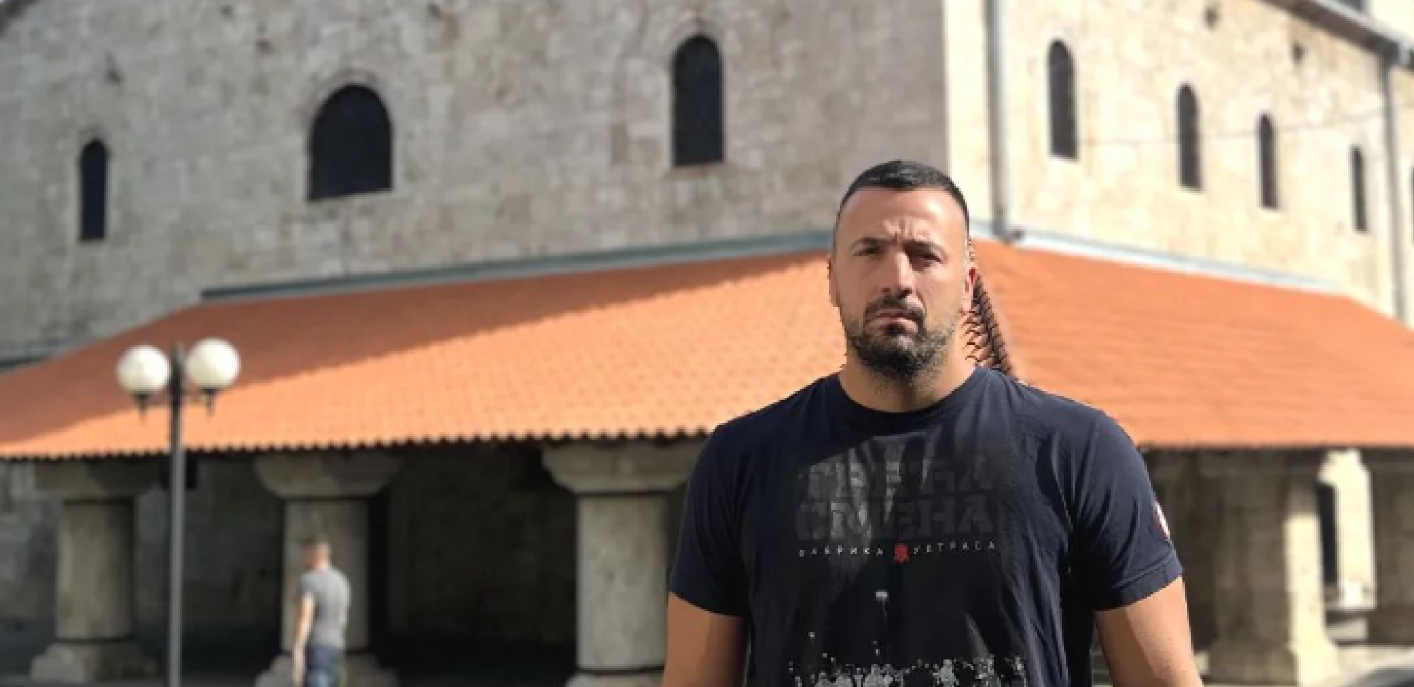 BIVŠI ZADRUGAR SAGRADIO PRAVU IMPERIJU NA CRNOGORSKOM PRIMORJU Postao vlasnik bazena, apartmana, restorana, a zarada mu je ogromna