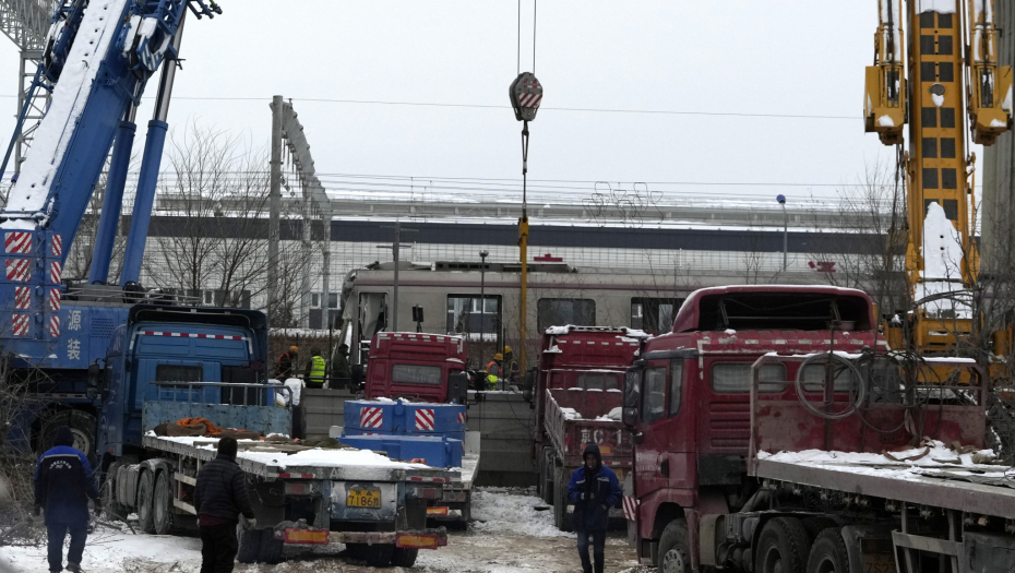 JAZIV SUDAR VOZOVA ZBOG SNEGA Preko 100 ljudi sa slomljenim kostima, više od 500 povređeno