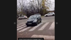 ZBOG OVOG BAHATOG VOZAČA BEOGRAĐANIMA IDE PARA NA UŠI Napravio je pometnju na pešačkom koja traje ceo dan