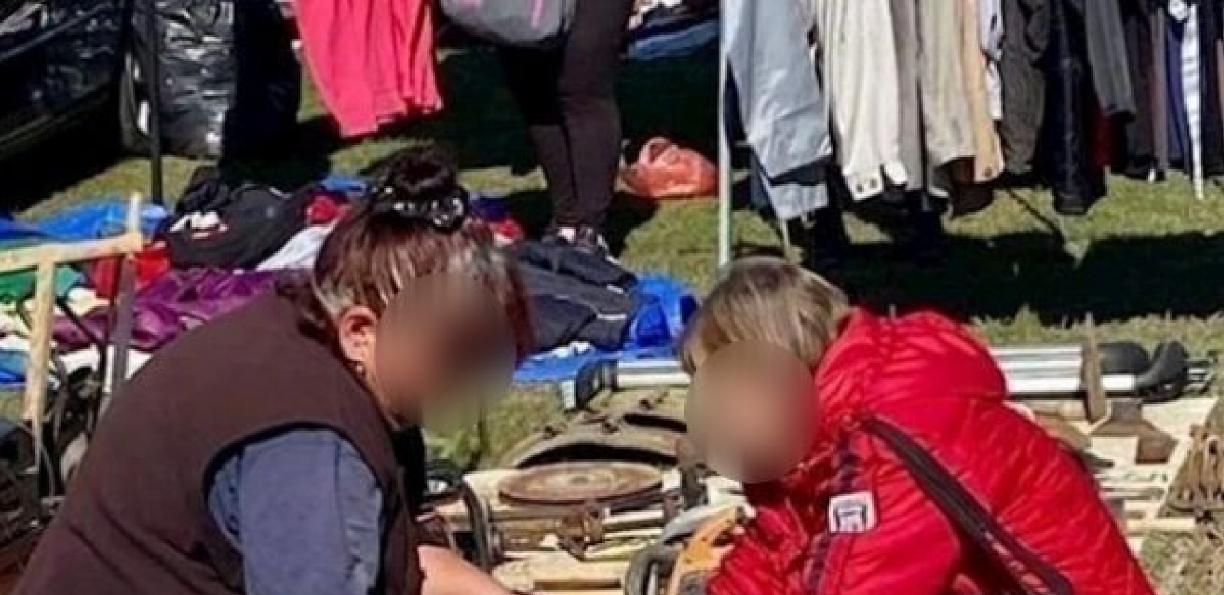 "U PRAHU JE, PIŠE I NJENO IME" Ovo se još nikada nije prodavalo na novosadskom buvljaku, ljudi zgranuti