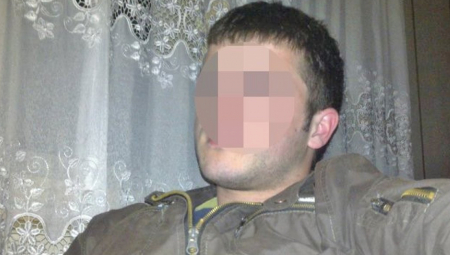 MLADIĆ KOJI SE UPUCAO PIŠTOLJEM ZA SVINJE I DALJE U KOMI Šokirane komšije se mole da preživi