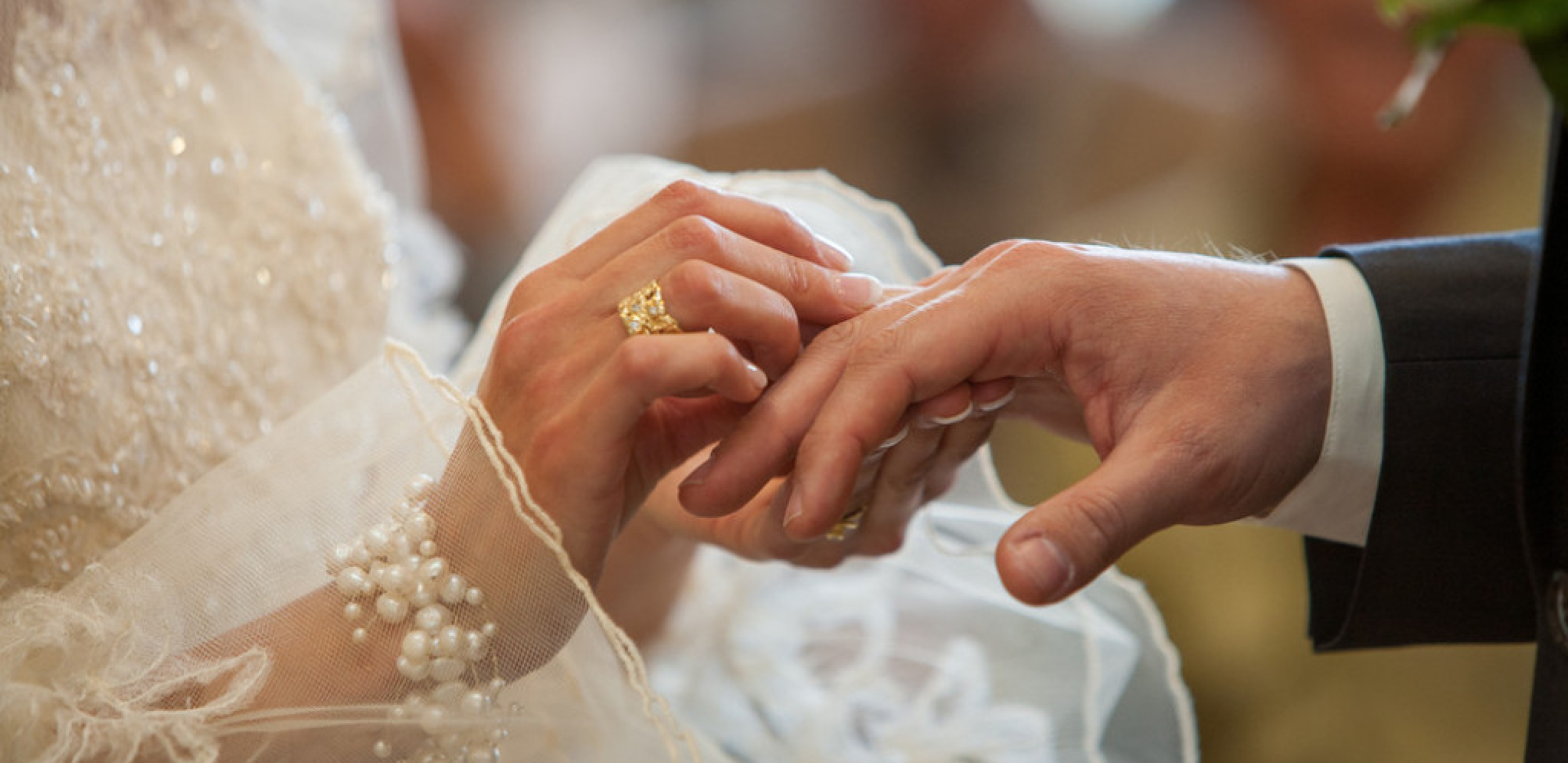 BEZ 15.000 EVRA NE MOGU DA IZGOVORE SUDBONOSNO DA! Termini za svadbe popunjeni do oktobra, a evo šta mladence najviše košta na venčanju