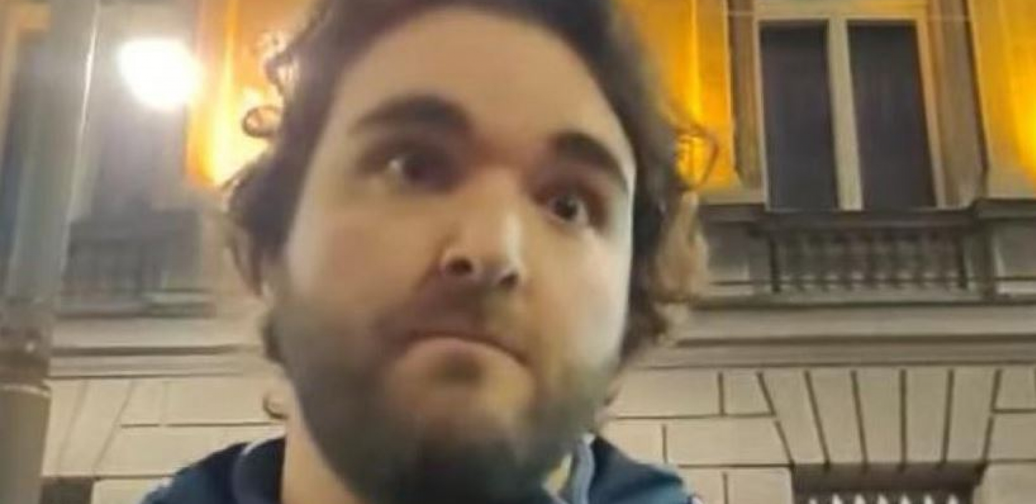 OD KOGA DOBIJA PARE NASILNIK S PROTESTA? Ima svoju agenciju, do guše uvezan u poslove sa Dojče veleom