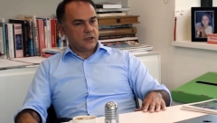 ZOVI ME U UTORAK U PONOĆ, SAMO MI PETAK NE DIRAJ! U Nebojšinoj firmi se radi 4 dana nedeljno, a plate samo rastu! Evo čime se bavi
