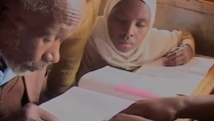 NAJSTARIJI PRVAK NA SVETU Počeo da uči slova kad je prešao osamdesetu! Nikad čovek nije star da ostvari svoj san