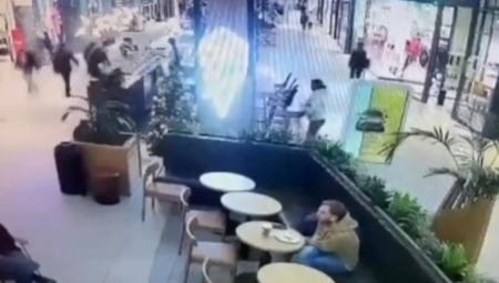 "ON JE MOJOJ SESTRI UKRAO TELEFON" Svi traže muškarca u beloj jakni, danas je snimljen u beogradskom tržnom centru