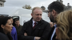 SAMO DA EU UVEDE SANKCIJE I STRADAĆE SRBI Kampanja na Šolakovim medijima: Za to su se izborili Đilasovci