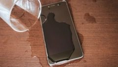 POKVASILI STE MOBILNI? Pirinač vam neće mnogo pomoći, ovo je najbolji način da ga spasite!