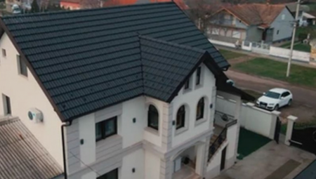 KUĆA CECINIH PRIJATELJA U TITELU ODIŠE LUKSUZOM Kristalni lusteri i mermerni pod, a evo kako je nekada izgledala!