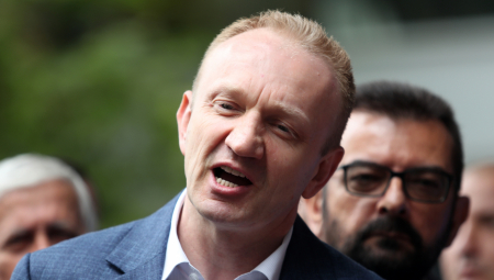 ĐILAS SE NALAZI U POTPUNOM NERVNOM RASTROJSTVU Šef opozicije nastavlja da preti, Jovanov poručuje: ZVATI I ČIKE U BELOM