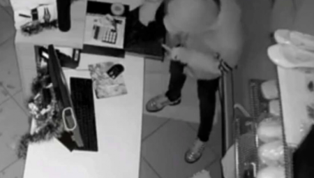 DADO NARKOMAN OPET PLJAČKA PO CENTRU GRADA Čuvenog lopova snimile kamere, evo gde ordinira