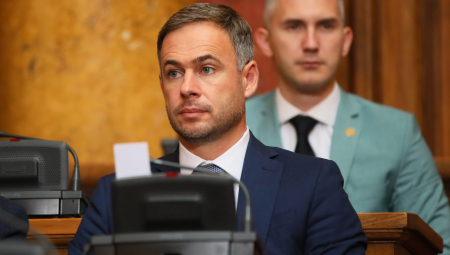 "AKO VAM TREBA NEKO KO LAŽE I MAŽE, UZDAJTE SE U MENE I ĐILASA!" Mreže gore zbog Aleksićevog priznanja, cela Srbija zna koliki je lažov (VIDEO)