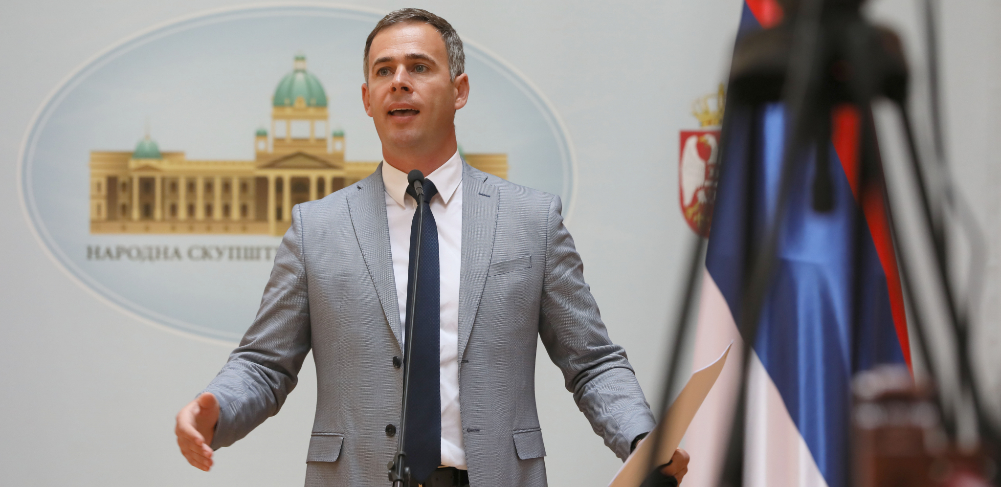 OPOZICIONOG DIKTATORA BAŠ BRIGA ZA SRBE NA KIM: Poslanik pitao Aleksića zašto nije rekao ni reč o Kurtijevom teroru, usledilo izbacivanje iz stranke! (FOTO)