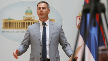 OPOZICIONOG DIKTATORA BAŠ BRIGA ZA SRBE NA KIM: Poslanik pitao Aleksića zašto nije rekao ni reč o Kurtijevom teroru, usledilo izbacivanje iz stranke! (FOTO)