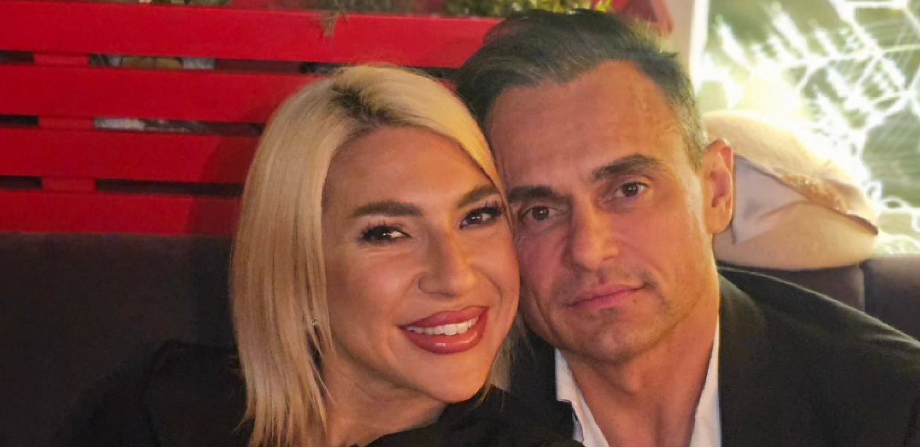 JOVANI JEREMIĆ DEČKO KUPIO NAKIT OD SUVOG ZLATA Voditeljka van sebe, skičala od sreće kada je ugledala poklon