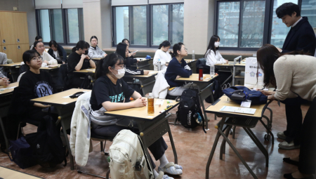 TRAŽE 14.000 EVRA NADOKNADE Studenti u Južnoj Koreji tužili državu jer im se ispit završio 90 sekundi ranije