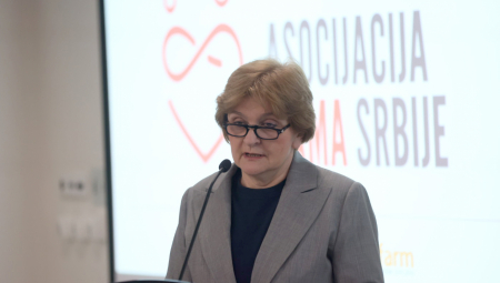 DRŽAVA ĆE UVEK BITI UZ MAJKE! Ministarka zdravlja Danica Grujičić otvorila drugu konferenciju Asocijacije mama Srbije
