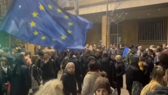 ZAVRŠEN PROTEST Mahali zastavama EU, najavili nove štrajkove glađu i još blokada (FOTO/VIDEO)
